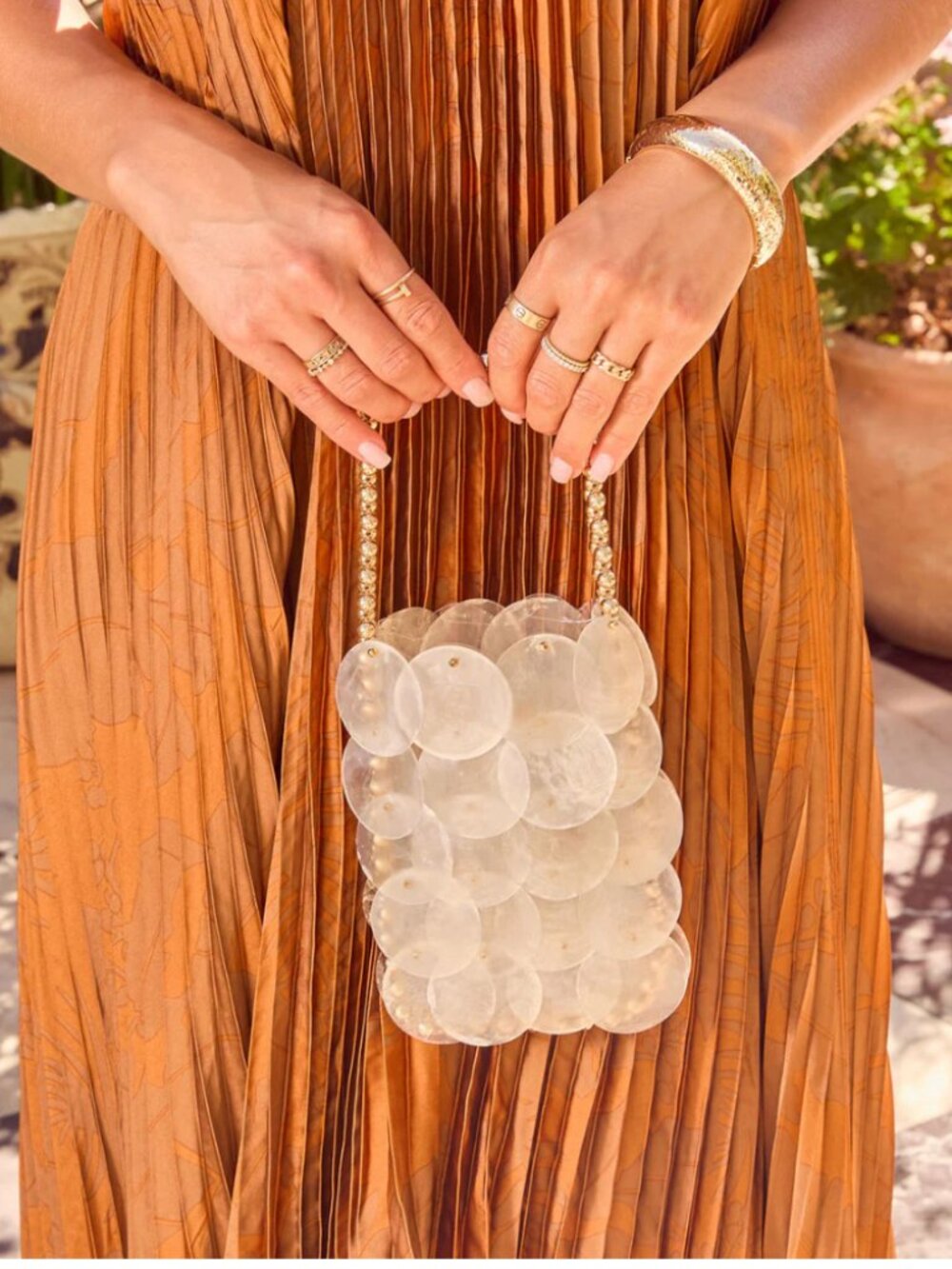 Armela Shell Mini Bag | Vici - Picture 3 of 3